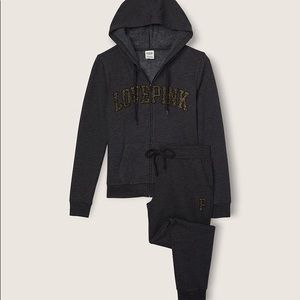 Victoria’s Secret Pink apparel gift set